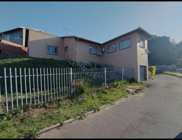 4 BEDROOM HOUSE FOR SALE IN SHALLCROSS